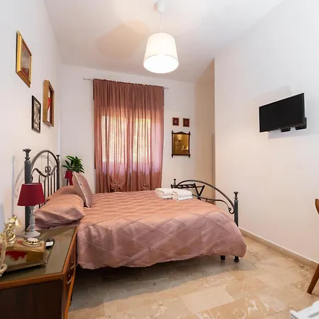 L'anfiteatro Di 3* פומפיי